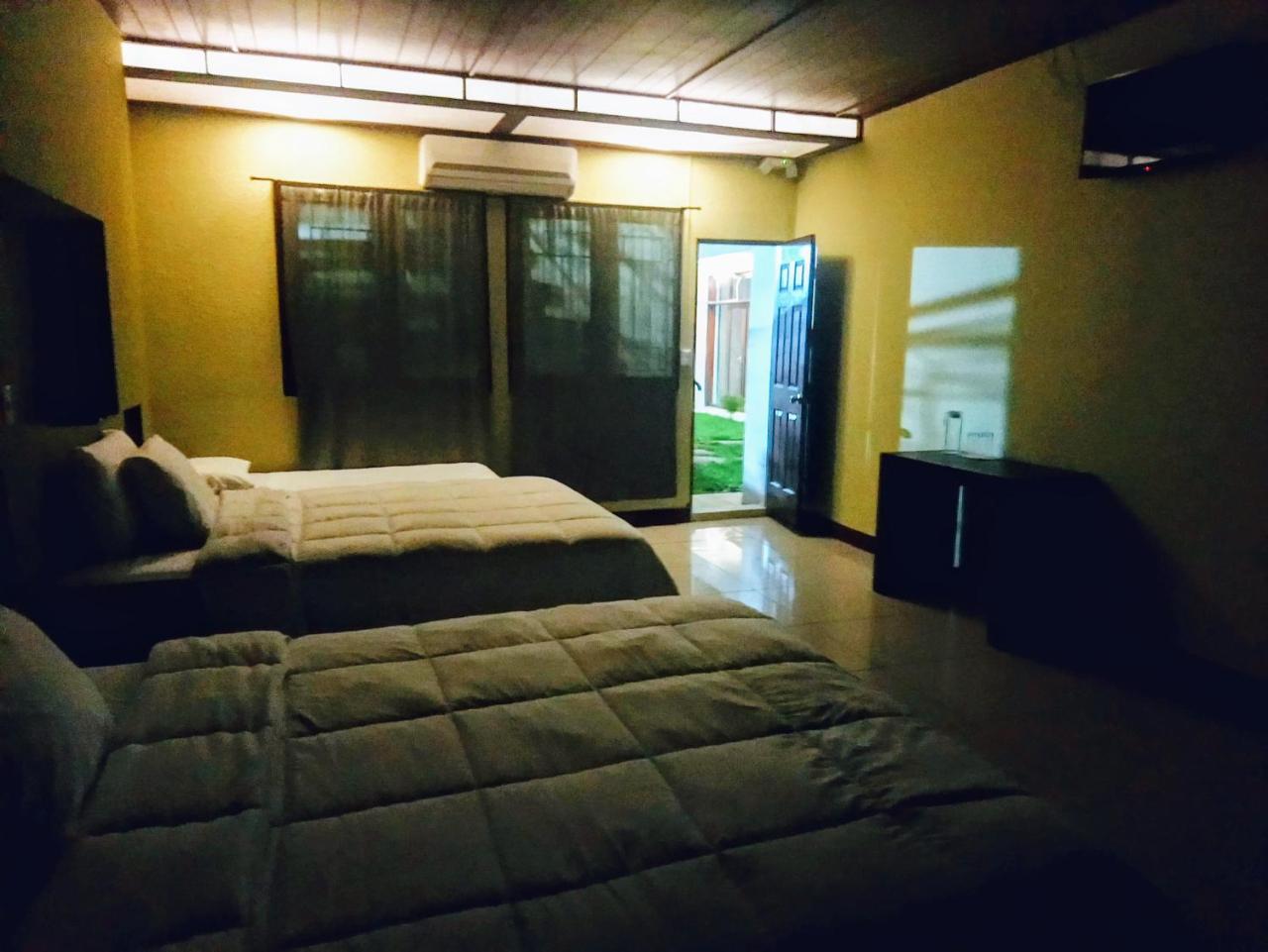 Kartagus Hotel San Salvador Exterior photo